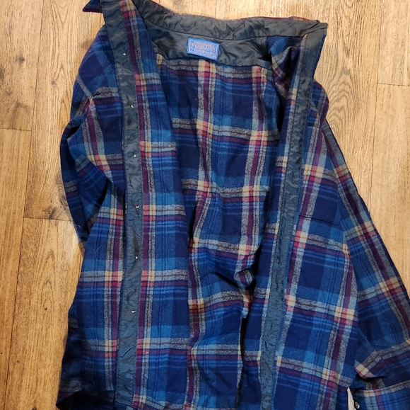 Pendleton Vintage 1960s Wool Flannel Button Down Size Medium - Picture 9 of 10